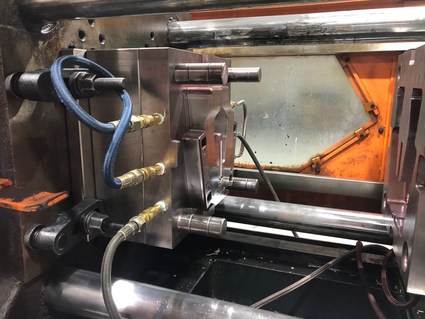 Plastic injection molds